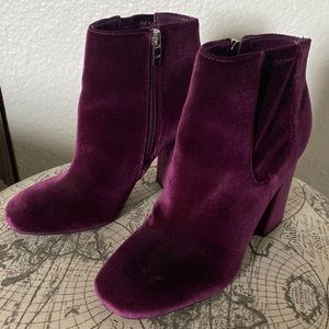 Ah-mazing Marc Fischer purple velour boots! 🦄🍇💜💟-Size 7